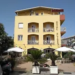 Eliseo Giardini Naxos