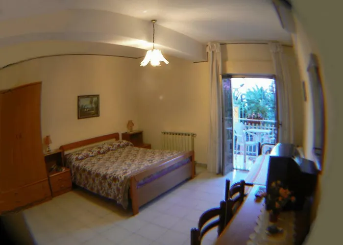 Eliseo 2* Giardini-Naxos