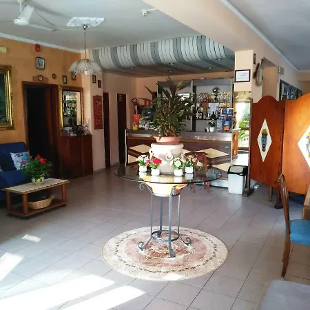 艾里赛奥酒店 贾迪尼-纳克索斯